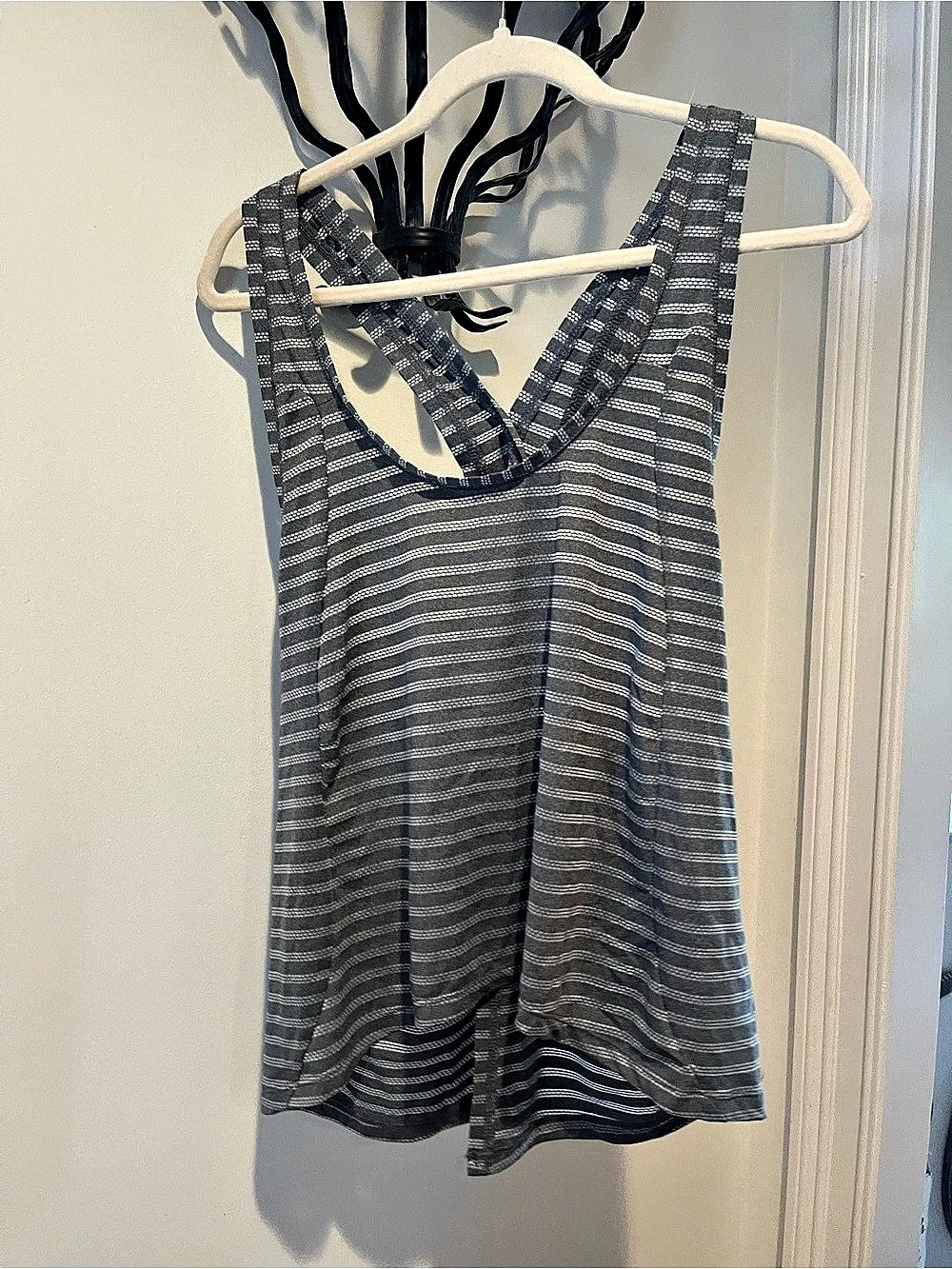 ZYIA Nimbus cross back Tank Gray